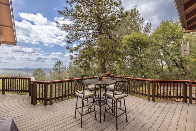 7410 White Oak Dr, Placerville, CA 95667