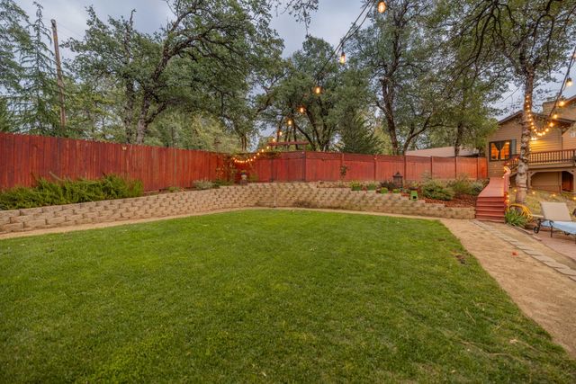 7410 White Oak Dr, Placerville, CA 95667