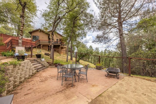 7410 White Oak Dr, Placerville, CA 95667