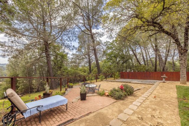 7410 White Oak Dr, Placerville, CA 95667