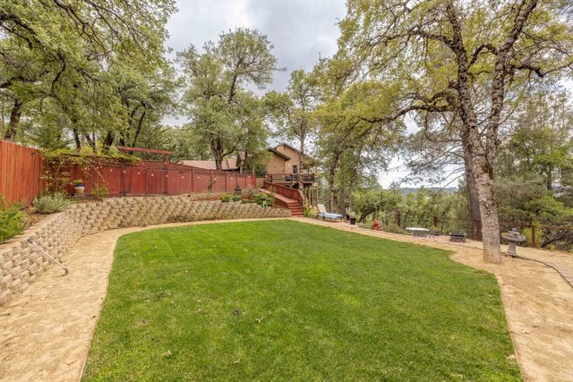 7410 White Oak Dr, Placerville, CA 95667