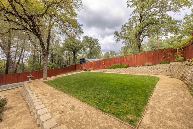 7410 White Oak Dr, Placerville, CA 95667