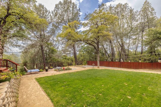 7410 White Oak Dr, Placerville, CA 95667