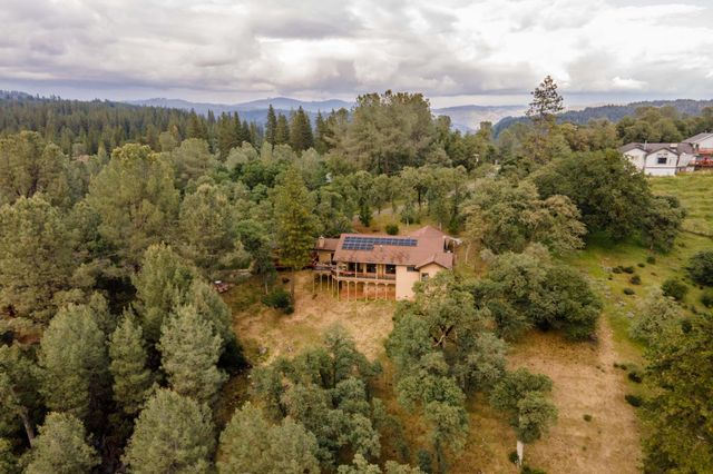 7410 White Oak Dr, Placerville, CA 95667