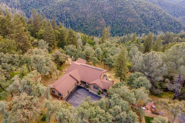 7410 White Oak Dr, Placerville, CA 95667
