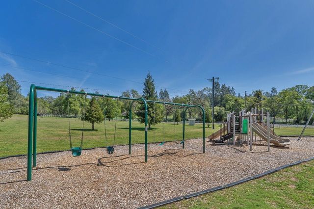 7410 White Oak Dr, Placerville, CA 95667