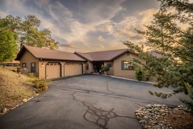 7410 White Oak Dr, Placerville, CA 95667