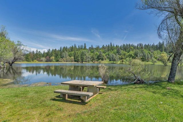 7410 White Oak Dr, Placerville, CA 95667