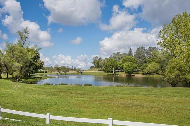 7410 White Oak Dr, Placerville, CA 95667