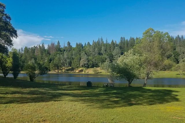 7410 White Oak Dr, Placerville, CA 95667