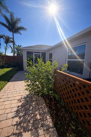 828 Greenleaf Circle, Vero Beach, FL 32960