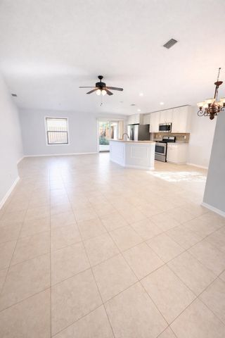 828 Greenleaf Circle, Vero Beach, FL 32960