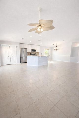 828 Greenleaf Circle, Vero Beach, FL 32960