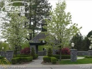 6306 Bridle Path, Grand Blanc, MI 48439