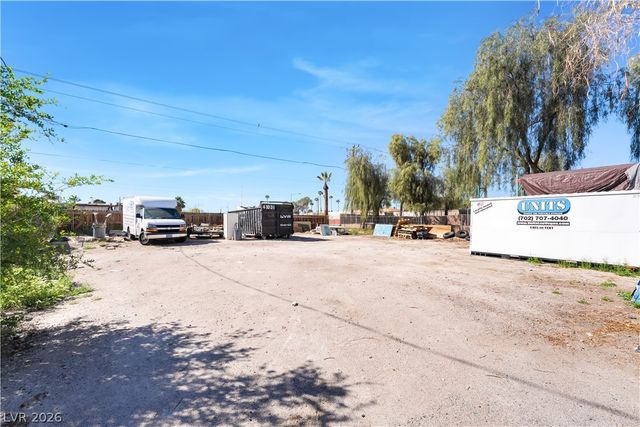 3825 Raymert Drive, Las Vegas, NV 89121