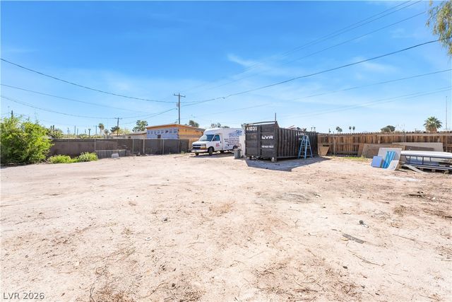 3825 Raymert Drive, Las Vegas, NV 89121
