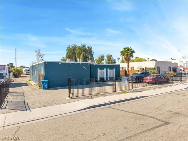 3825 Raymert Drive, Las Vegas, NV 89121