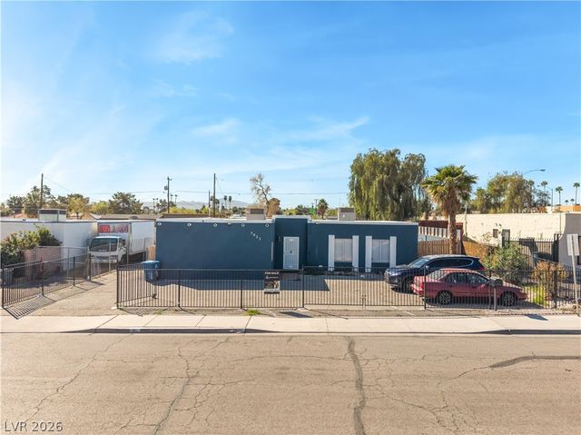 3825 Raymert Drive, Las Vegas, NV 89121