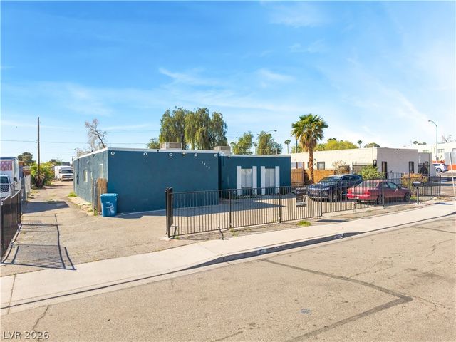 3825 Raymert Drive, Las Vegas, NV 89121