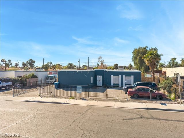 3825 Raymert Drive, Las Vegas, NV 89121