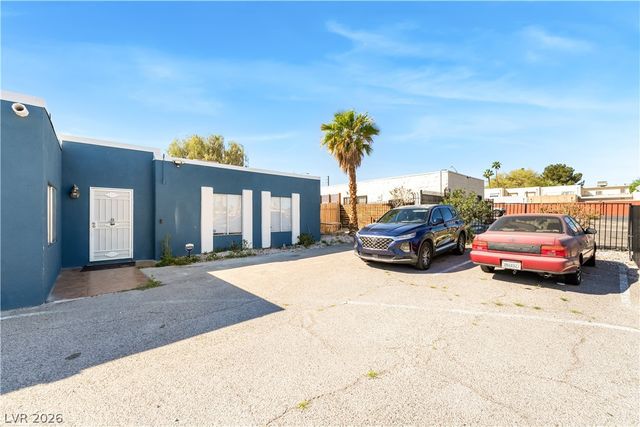 3825 Raymert Drive, Las Vegas, NV 89121