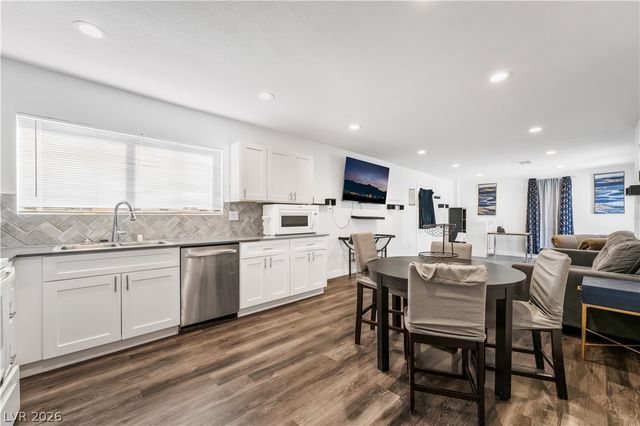 3825 Raymert Drive, Las Vegas, NV 89121