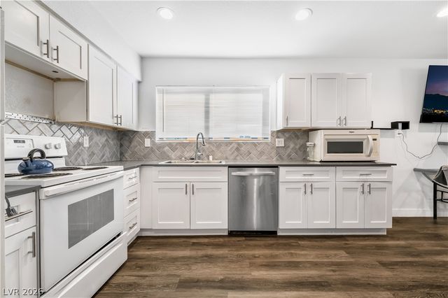 3825 Raymert Drive, Las Vegas, NV 89121