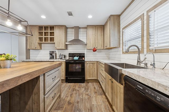 146 Marina Drive, Trinity, TX 75862