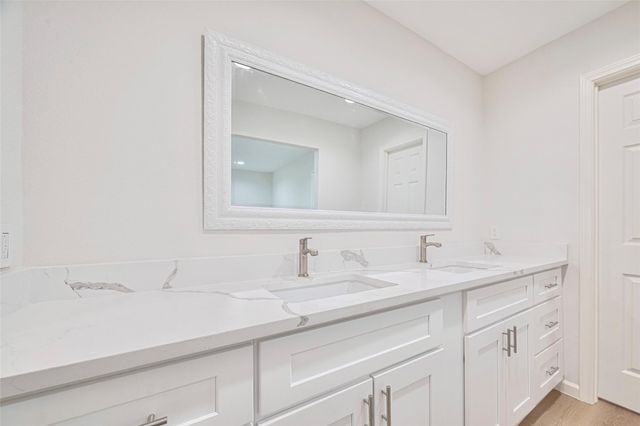 2010 Woodvale Drive, Missouri City, TX 77489