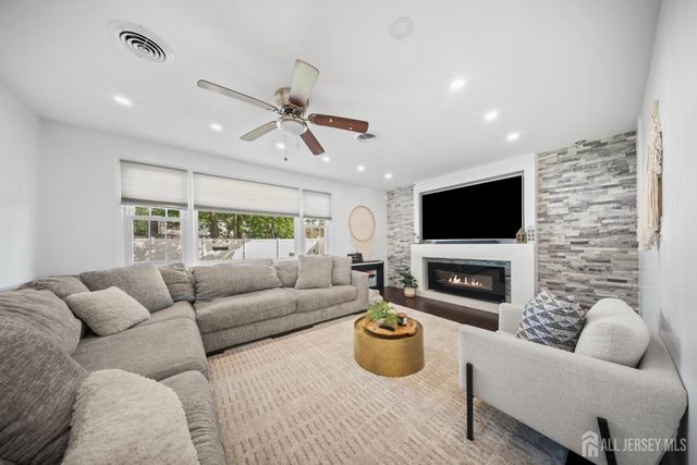 1448 E 7th Street E 50, Plainfield, NJ 07062