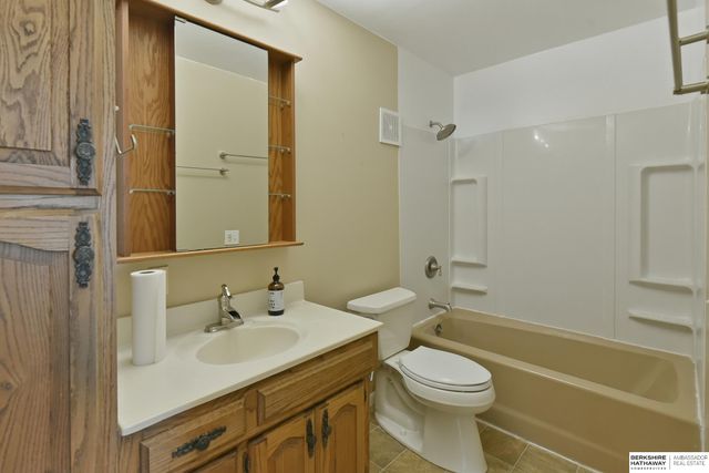 5925 Tangeman Terrace, Lincoln, NE 68505