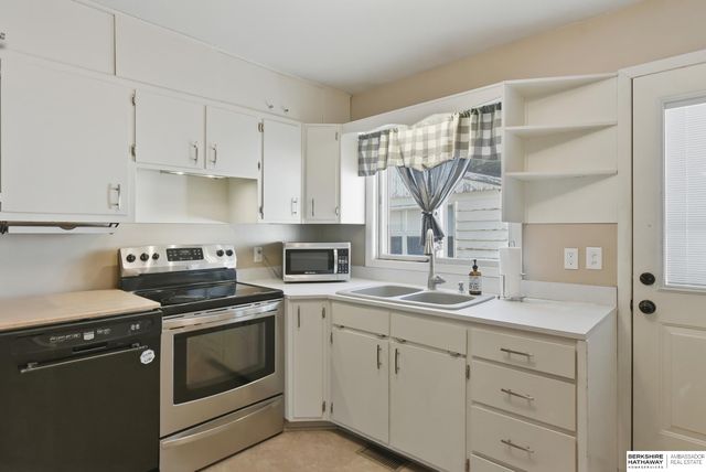 5925 Tangeman Terrace, Lincoln, NE 68505