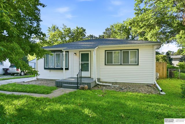5925 Tangeman Terrace, Lincoln, NE 68505
