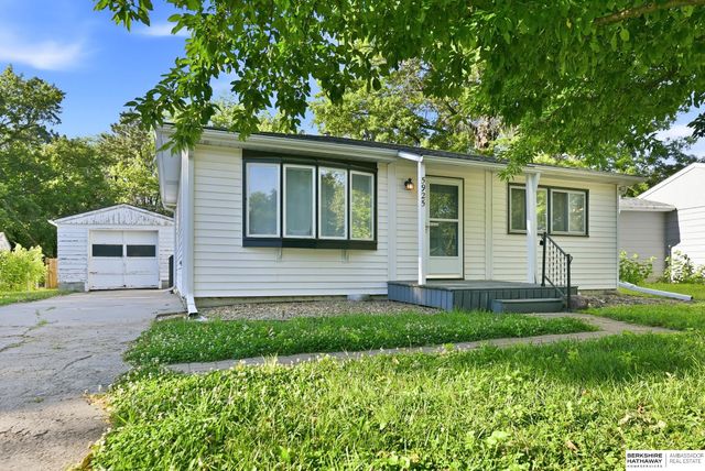 5925 Tangeman Terrace, Lincoln, NE 68505