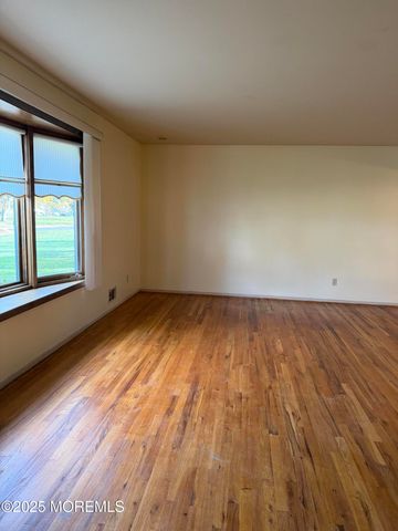 48 Homestead Road, Freehold, NJ 07728