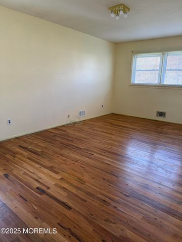 48 Homestead Road, Freehold, NJ 07728