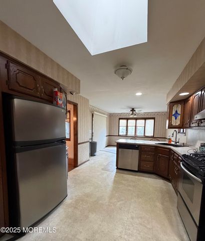 48 Homestead Road, Freehold, NJ 07728