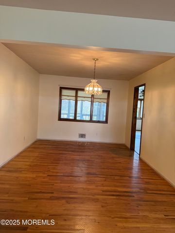 48 Homestead Road, Freehold, NJ 07728