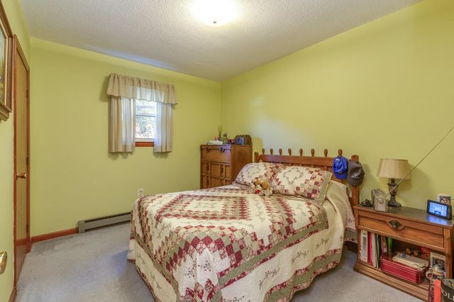 10 Dutton Road, Pelham, NH 03076