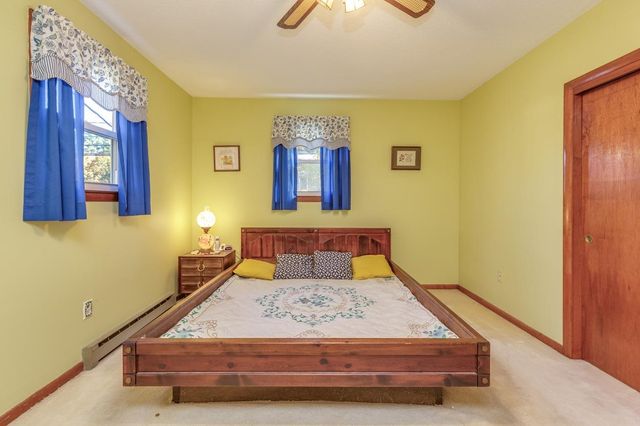 10 Dutton Road, Pelham, NH 03076