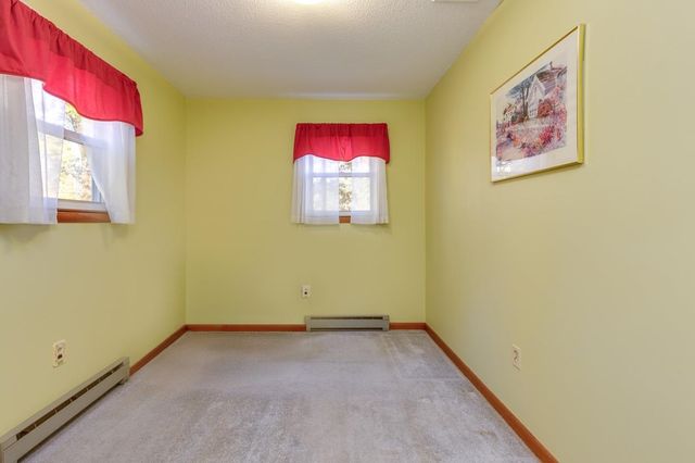 10 Dutton Road, Pelham, NH 03076