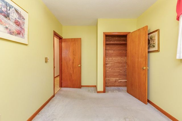 10 Dutton Road, Pelham, NH 03076