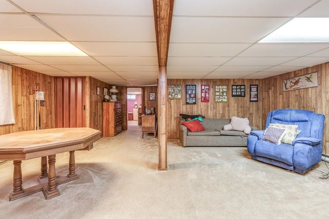 10 Dutton Road, Pelham, NH 03076