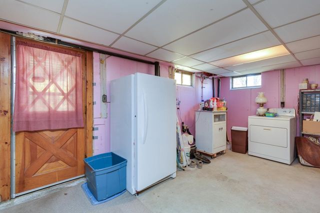 10 Dutton Road, Pelham, NH 03076