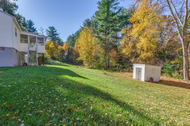 10 Dutton Road, Pelham, NH 03076