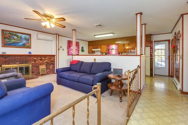 10 Dutton Road, Pelham, NH 03076