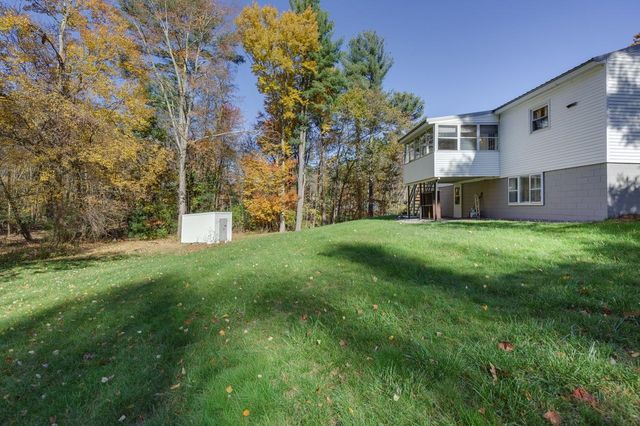 10 Dutton Road, Pelham, NH 03076