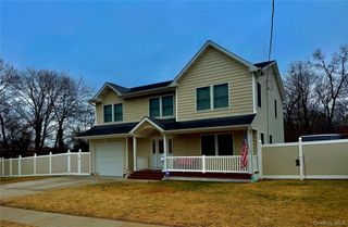 285 Daniel Street, Lindenhurst, NY 11757