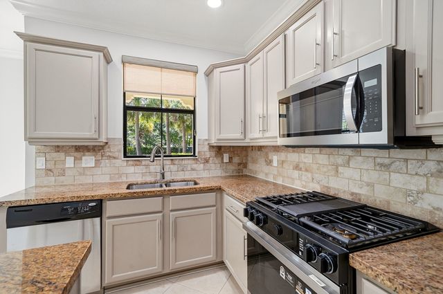 3390 NW 125th Avenue, Sunrise, FL 33323
