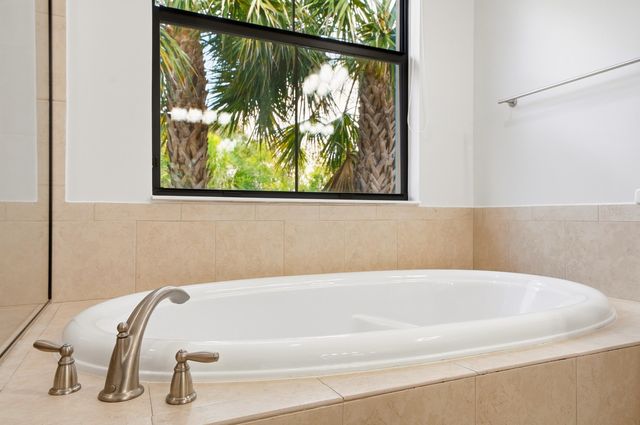 3390 NW 125th Avenue, Sunrise, FL 33323